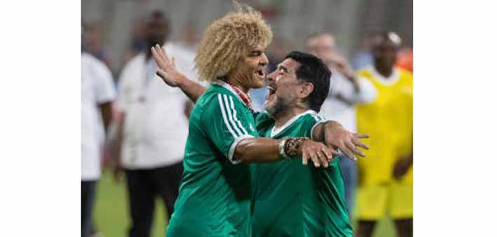 El 'Pibe', celebró los goles junto al crack argentino Diego Armando Maradona.
