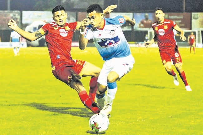 Junior pegó primero como visitante y se impuso 3-2 a Rionegro en el juego de ida por las semifinales de la Liga Águila. 