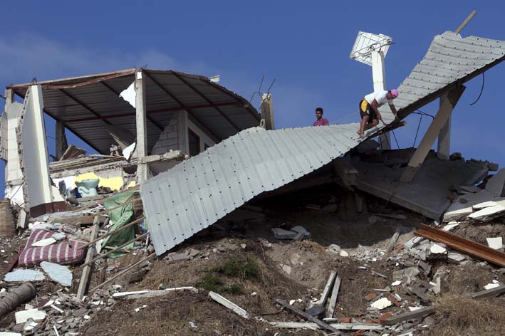 El terremoto causó gran destrucción en ciudades como Manta, Portoviejo y Perdernales y dejó un saldo de 659 fallecidos, 4.605 heridos, 40 desaparecidos y 29.067 albergados.