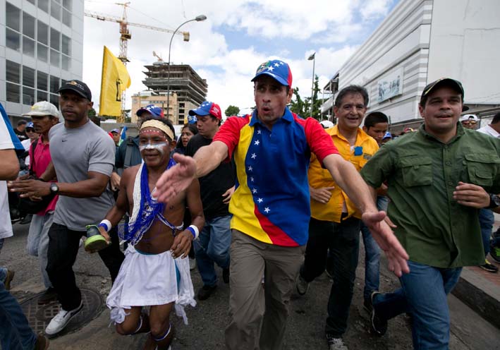 Capriles, también gobernador del estado central de Miranda, exhortó a los países miembros del movimiento estar atentos a los acontecimientos que se producen en Margarita.