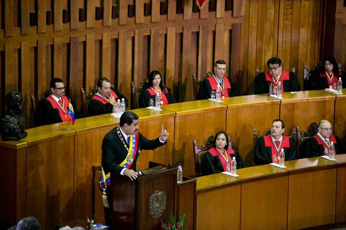 El presidente Nicolás Maduro presentó ayer domingo su mensaje anual de gestión al Tribunal Supremo de Justicia en lugar de hacerlo ante la Asamblea Nacional.