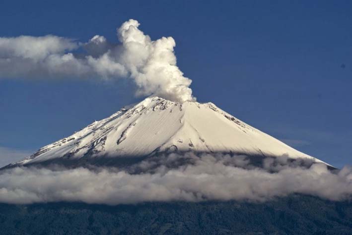 El sismo no fue reportado como sentido en ninguna de las poblaciones caldenses aledañas al Parque Natural de Los Nevados, donde se encuentra este macizo volcánico.