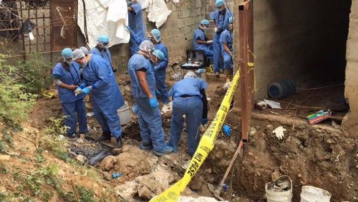 Las excavaciones continúan para buscar más cuerpos