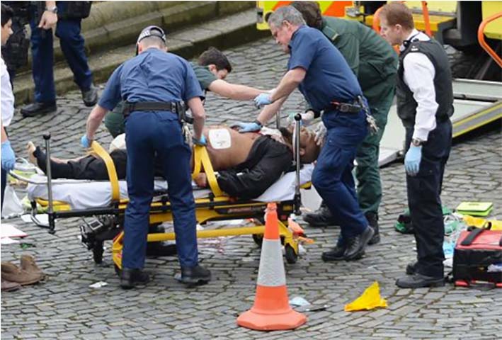 Uno de los heridos murió ayer, según fuentes policiales de Londres.