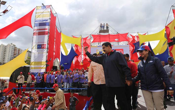 Nicolàs Maduro se reuniò con integrantes del oficialismo en Venezuela con motivo del día del trabajo.