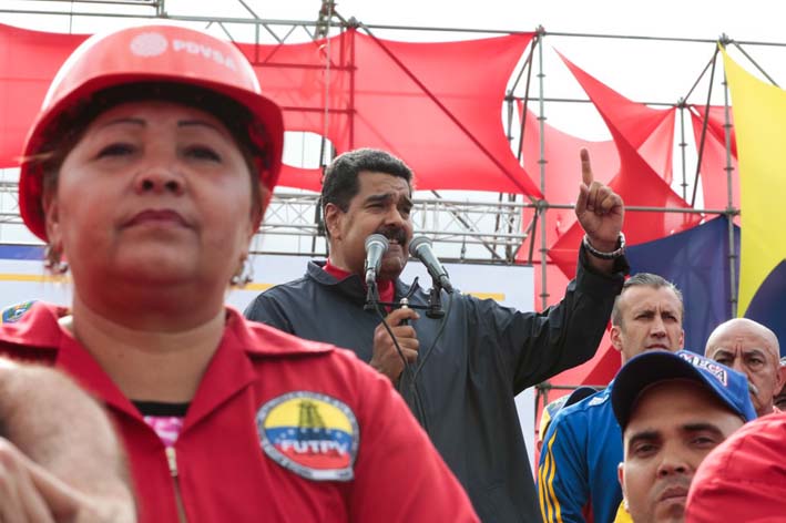 Mientras la oposiciòn seguìa en marchas, Maduro se pronunciaba ante los grupos el oficialismo.