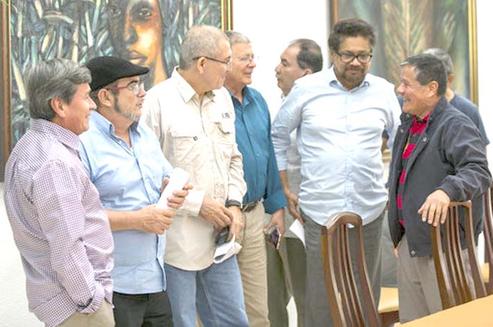 Integrantes de las Farc tras una conferencia de prensa en La Habana.
