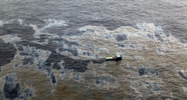 Las autoridades dijeron que no parece probable que el origen haya sido sus campos petroleros.