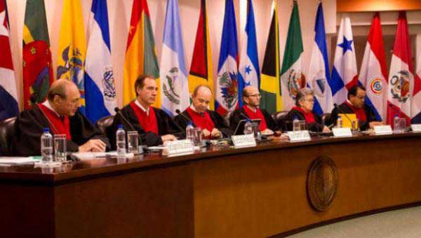 Hasta el próximo viernes la CorteIDH, con sede en Costa Rica, celebrará además en la capital de Panamá una audiencia. Hasta el próximo viernes la CorteIDH, con sede en Costa Rica, celebrará además en la capital de Panamá una audiencia.