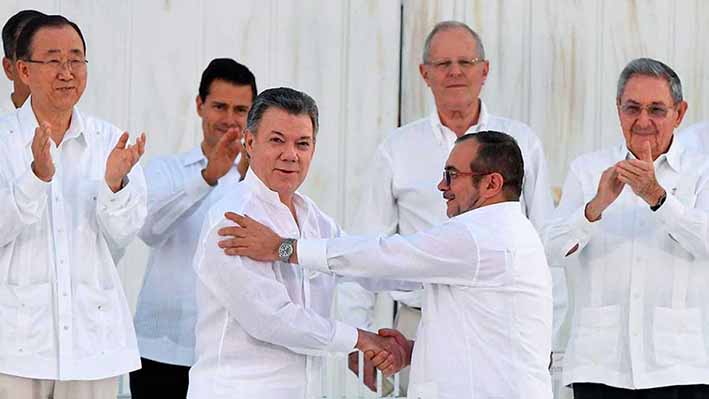 Presidente Juan Manuel Santos, en compañía de Humberto de la Calle, candidato a la presidencia por el partido liberal.