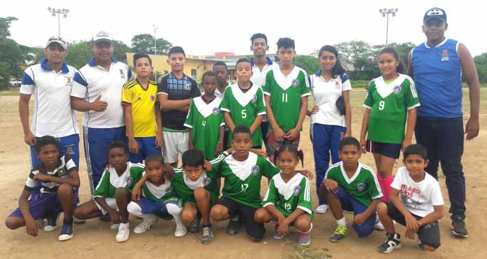 Estudiantes de las instituciones educativas de Riohacha reciben formación en educación física.