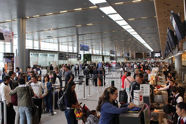 La llegada de viajeros será un 10% mayor a la del año pasado, por lo que Migración Colombia dispuso más de 700 oficiales para validar la autenticidad de los documentos de viaje.