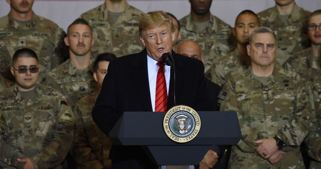 El presidente de EE UU, Donald Trump, visitó por sorpresa Afganistán por primera vez en su Presidencia