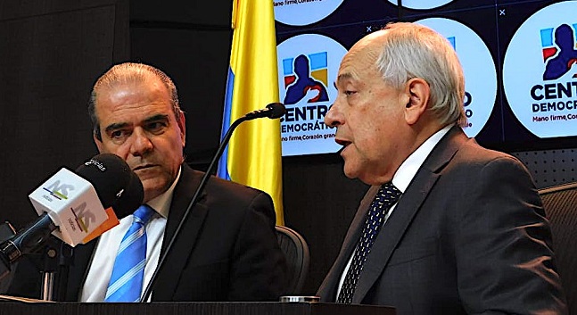 Los senadores del Centro Democrático, Carlos Felipe Mejía y José Obdulio Gaviria