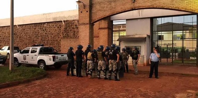 La Policía Nacional ya comenzó un operativo de búsqueda de los fugados en la zona de Pedro Juan Caballero, fronteriza con Brasil