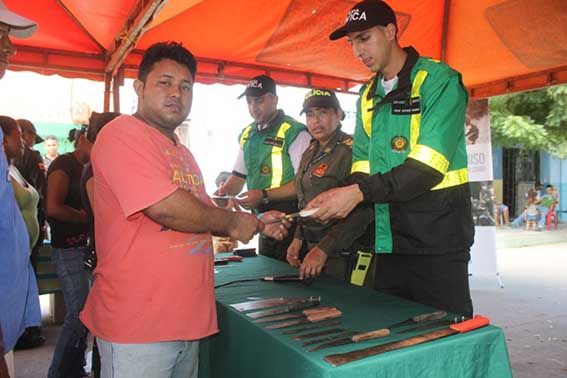 La actividad fue liderada por el Grupo de Prevención y la Policía Cívica de mayores de la Policía Nacional.