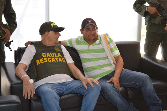 Momentos en que Lamberto Andrés Hernández, se reencontraba con su familia, después de 7 meses y 5 días de cautiverio.