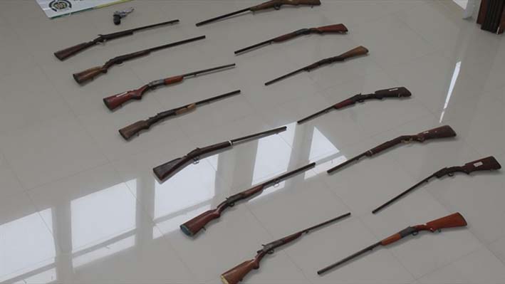 Armas confiscadas. Foto cortesía de la Policía Nacional.