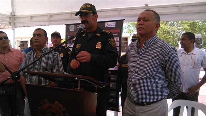 Gral Rodolfo Palomino y alcalde Valledupar Fredys Socarrás. 