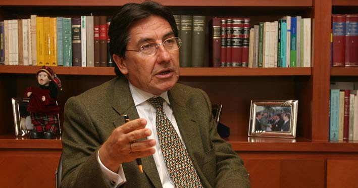 Néstor Humberto Martínez.