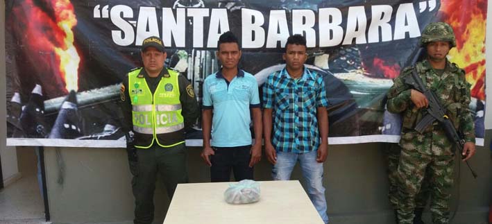 Los capturados en Villanueva con 79.96 gramos de marihuana.