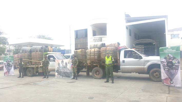 Lo incautado en los camiones entre ACPM y gasolina suma 3260 galones, con un avaluado de $24 millones de pesos.