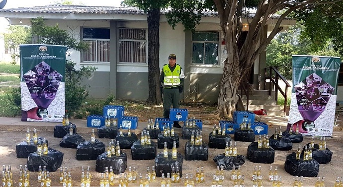 Las cervezas decomisadas por las autoridades policivas.