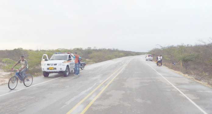 En el kilómetro 41 de la vía Riohacha Maicao se presentó el enfrentamiento entre indígenas Wayúu y policías. Foto de archivo solo ilustrativa.