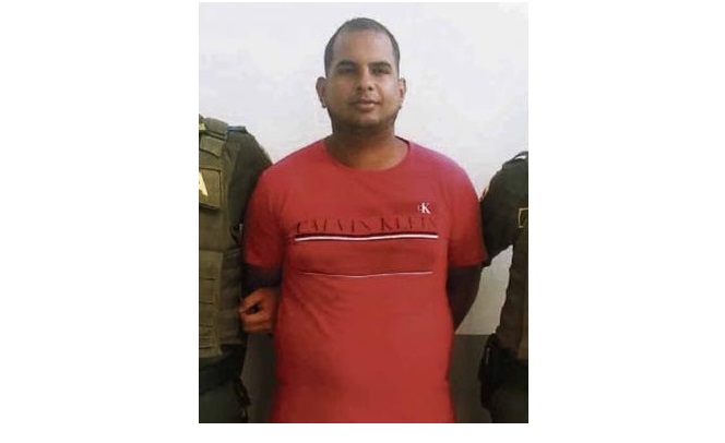 La persona detenida fue identificada como Kevin Luis Pérez Delgado, de 33 años.