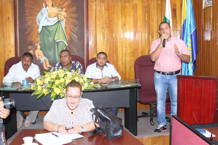 El alcalde del Distrito Capital de Riohacha, Fabio Velásquez Rivadeneira, presentó a los Concejales el Plan de Desarrollo para su aprobación.