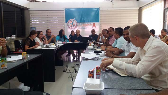 Aspecto de la sesión del Consejo Directivo de la Universidad de La Guajira, con presencia del Gobernador que lo lideró.