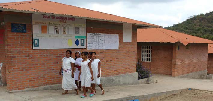 Estudiantes de la comunidad educativa del pueblo Wiwa.