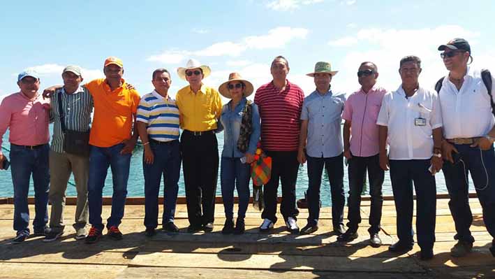Distintas funcionarios de diferentes entidades en la verificación de Puerto Nuevo.