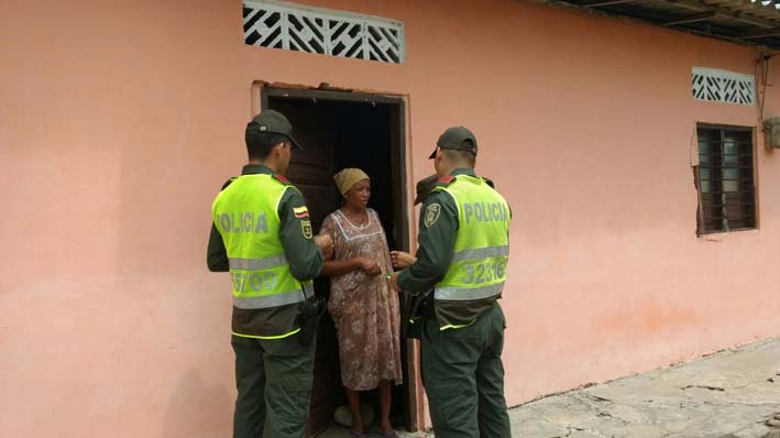 Han optado por ir de puerta a puerta para llegar a la comunidad con la campaña “la seguridad empieza por casa”.