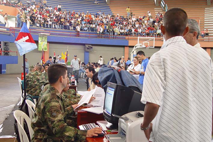 Jornada de libretas militares en Uribia.