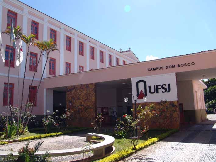 La Universidad Federal São João Del-Rei oferta cerca de 60 programas entre pregrados y posgrados en los 6 diferentes campus que la conforman.