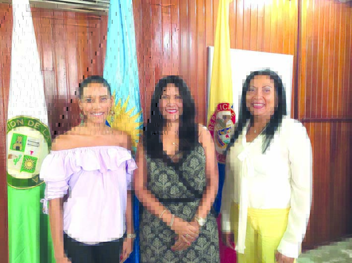 Sara Rosa Daza Maestre, Isseth Tatiana Barros Brito y Yanlys Yocelys Rojas de Armas.