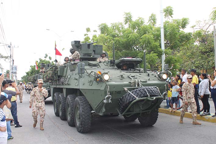 El Ejército en el desfile del 20 de Julio en la capital de La Guajira.