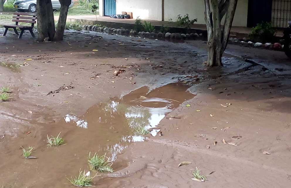 Inundado la Institución Educativa de El Molino.