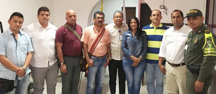 La reunión que realizó la alcaldesa de Riohacha con el gremio de transporte público formal.
