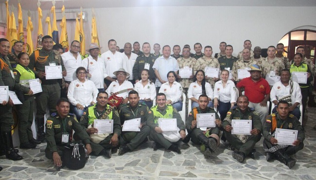 Certificados entregados a miembros de la fuerza pública luego del taller