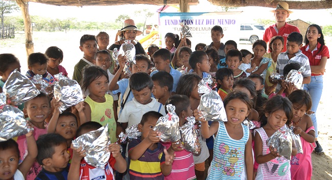 Unos 50 menores en edades de 1 a 13 años, participaron de la celebración del Día del Niño, gracias a la loable labor de la Fundación Luz del Mundo.