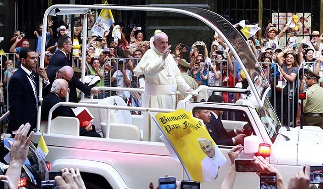 El perdón del papa generó una oleada de reacciones, en su mayoría positivas, como las del presidente electo Sebastián Piñera, quien calificó de "valientes" las declaraciones del pontífice.