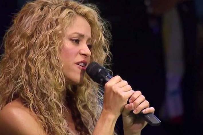 Shakira no intervendrá quirúrgicamente sus cuerdas vocales.