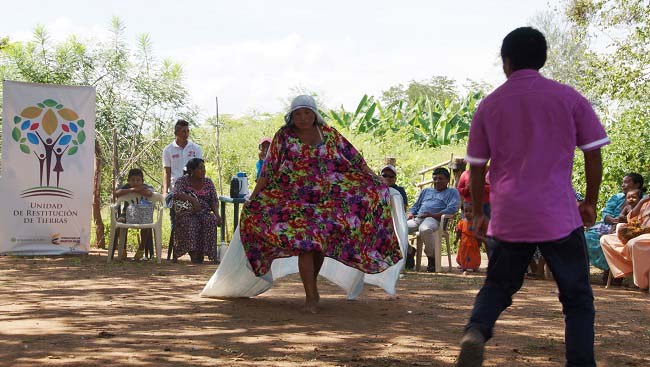 Comunidad Wayúu del asentamiento Nuevo Espinal, en jurisdicción del municipio de Barrancas, por sentencia obtuvieron el restitución de derechos territoriales en favor de la comunidad indígena Wayúu.