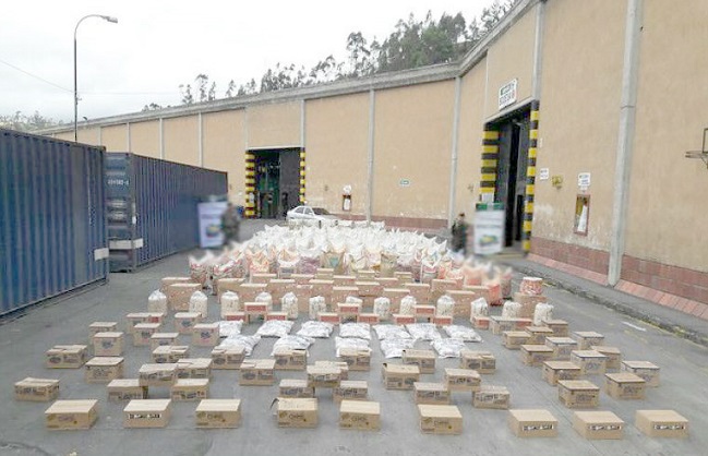 La Policía Fiscal logró establecer que esa organización buscaba sacar de Colombia más de 400 toneladas de alimentos de mala calidad.