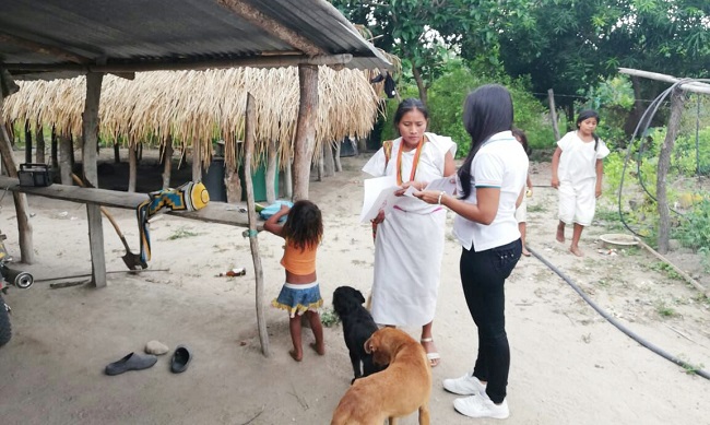 Hasta la comunidad de zanañe llegó la Ipsi Ainmajaa Wayuu, con el propósito de que su afiliada sea valorada y se le suministren los medicamentos acorde a su diagnostico.