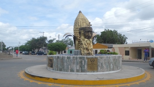 Monumento Identidad del municipio de Maicao, que apenas con cuatro días de inaugurado, le robaron una lámpara.