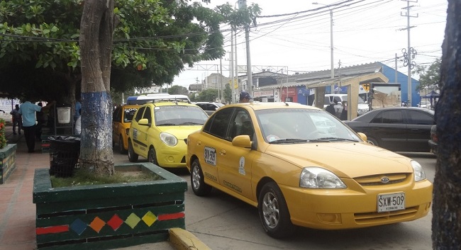 El gremio de taxistas de Riohacha sigue exigiendo el cumplimiento de los compromisos, puesto que no ha visto que se materialicen de forma satisfactoria.