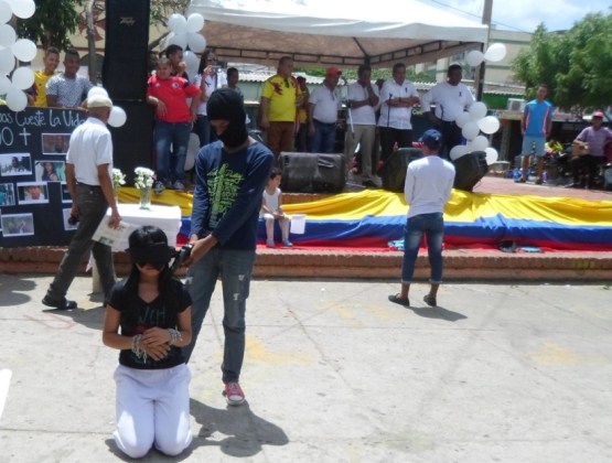 En el acto se realizaron diferentes actividades culturales y folclóricas, poesía, teatros y grupos musicales.